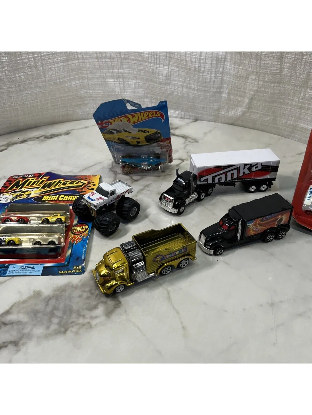 Hot Wheels Tractor Trucks Hauler Lot 14 Cars 3NEW Pack10 In  4 Used
